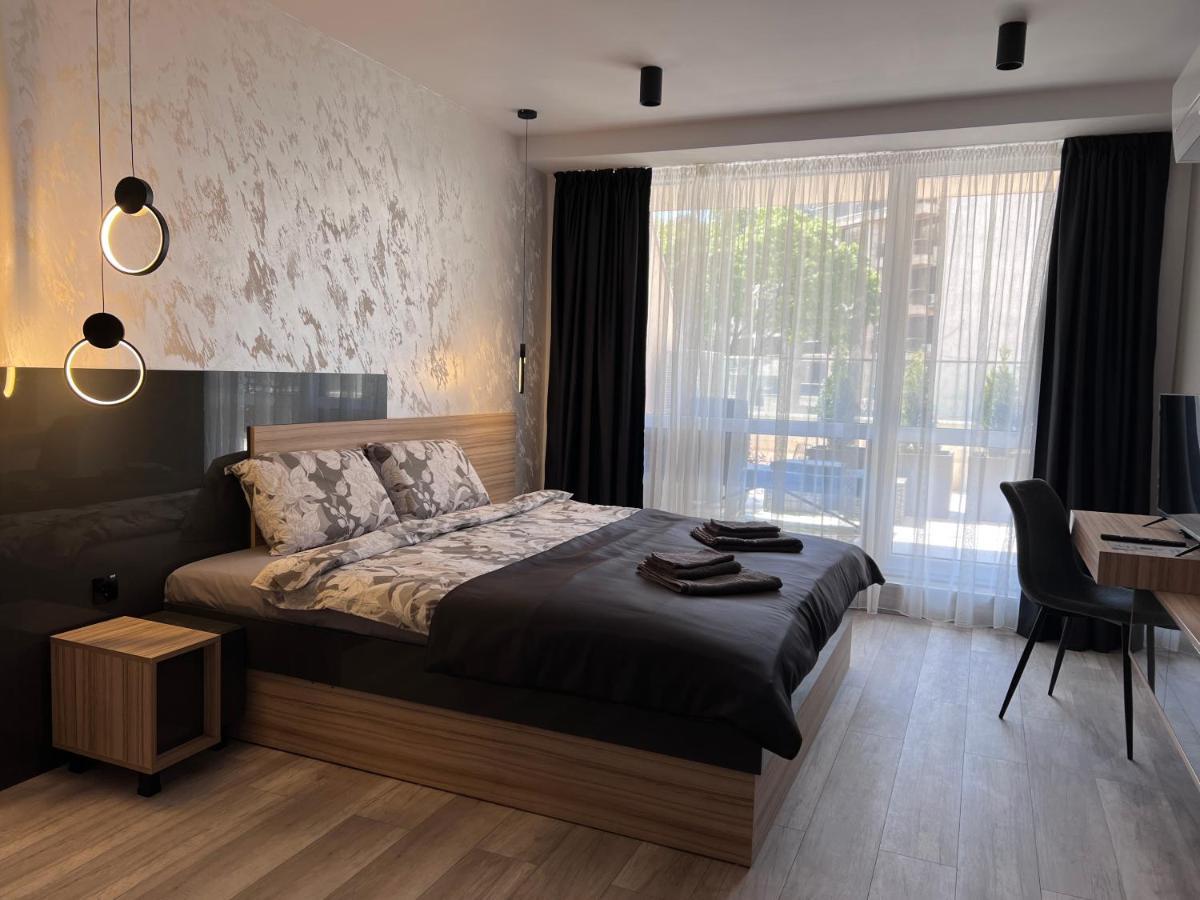 A-brilliant, New! Spacious & Modern In Whit Garage דירה וארנה